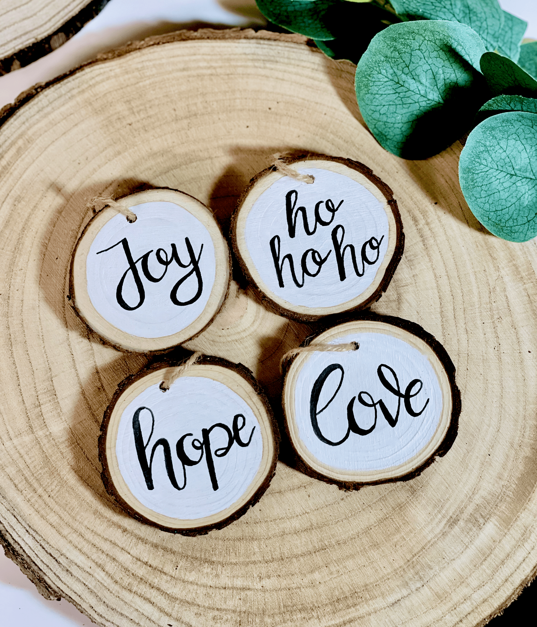Black & White Christmas Log Slice Decorations - KLC Creation